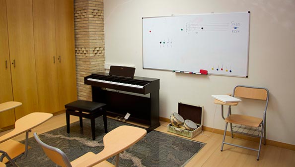 Alquiler de salas en Zaragoza - sala de Aula de Escuela Bailarán